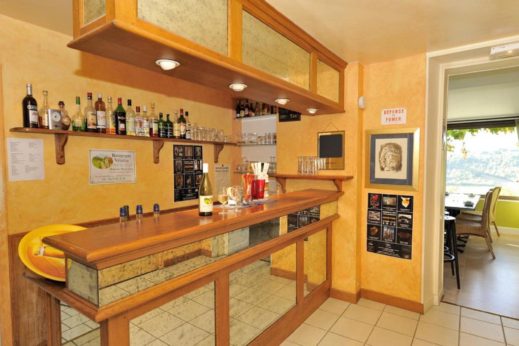 Le Compostelle Hotel Vézelay Екстериор снимка